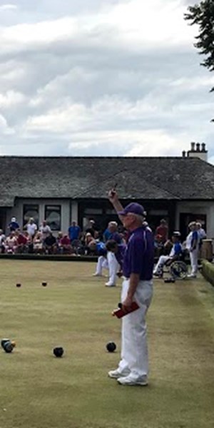 Para bowlers draw the crowds